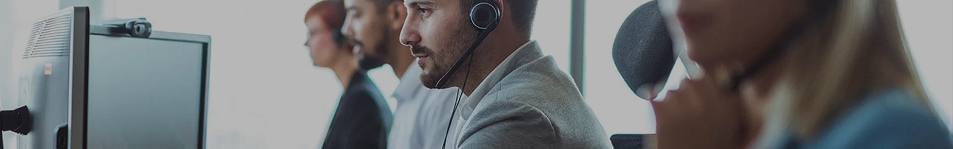 Liên hệ 1 Contact us 02 1919x300 1